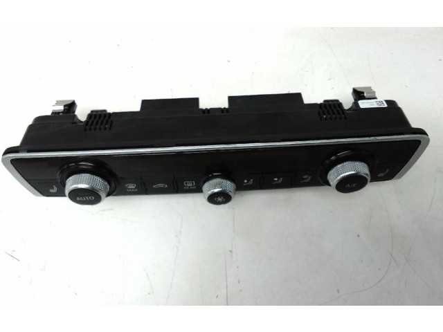 Блок управления климат-контролем    Audi Q8