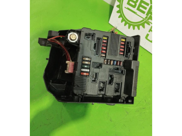 Блок предохранителей 8200306033 Renault Scenic II - Grand scenic II