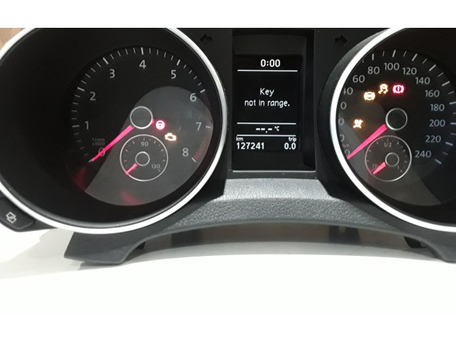 Панель приборов 5K0920870F Volkswagen Golf VI