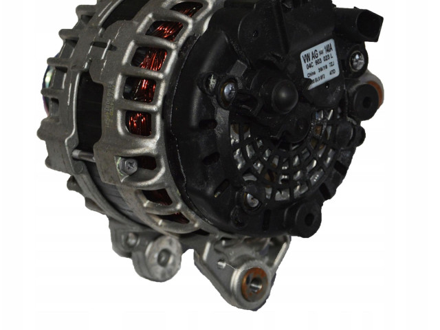 Генератор 04C903023L Audi Q3 F3