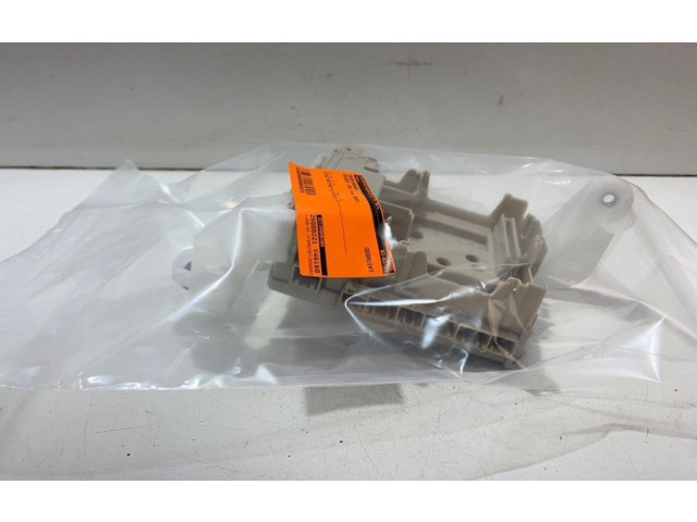 Блок предохранителей  821300H030A   Peugeot 108    