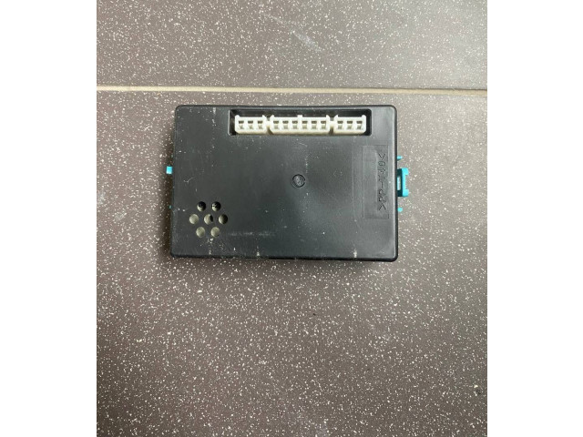 Блок предохранителей MR409898, 2323006260 Mitsubishi L200