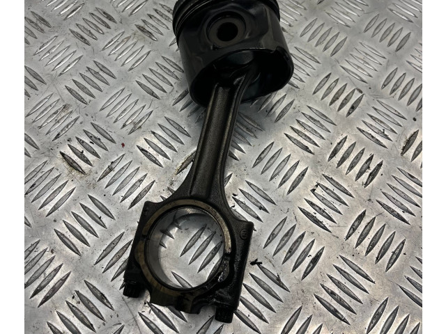  Поршень с шатуном  81L79, 81L79  Volvo V70  