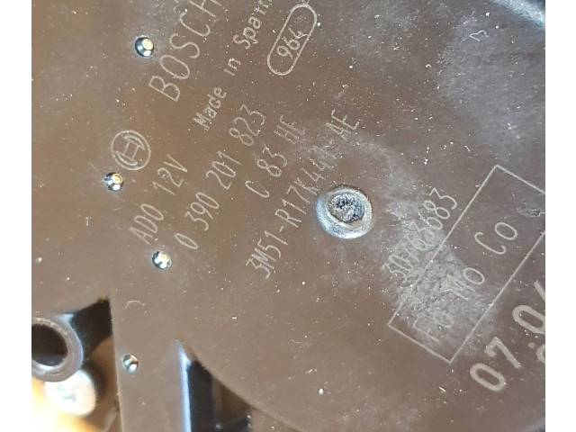 Моторчик заднего дворника 30763683, 0390201823    Volvo V50