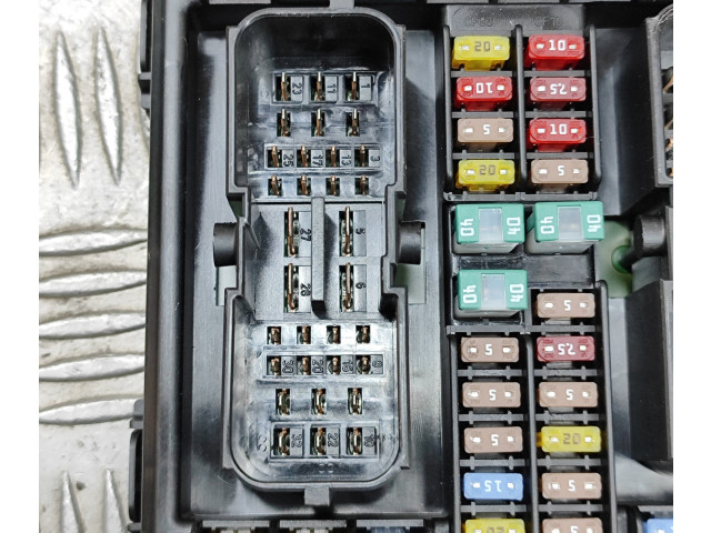 Блок предохранителей 31682732, 32315317   Volvo XC90    