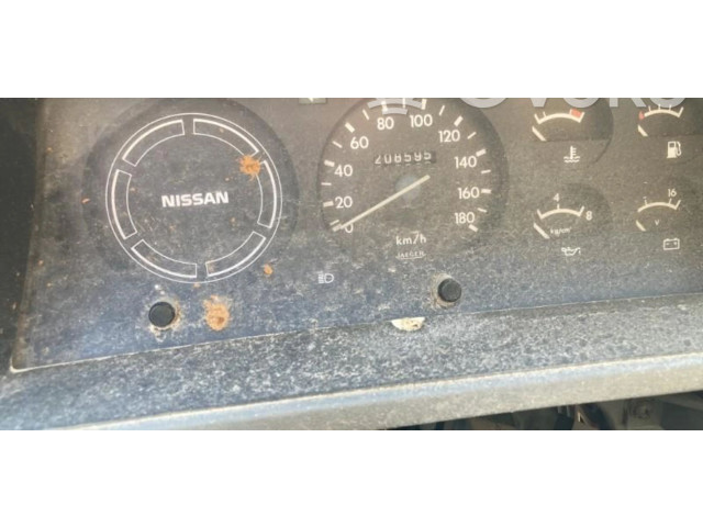 Přístrojová deska Nissan Patrol 260 1992