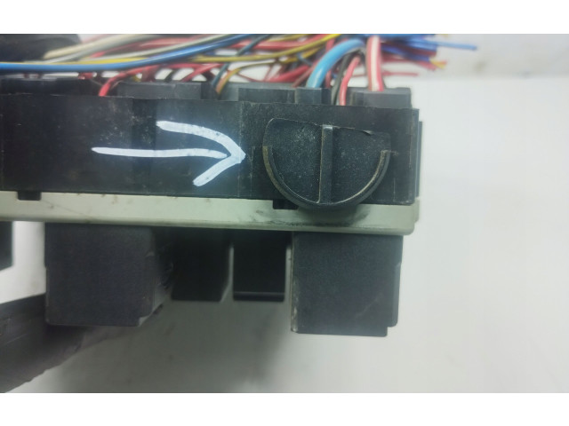 Блок предохранителей  8676286, 8676286   Volvo S80    