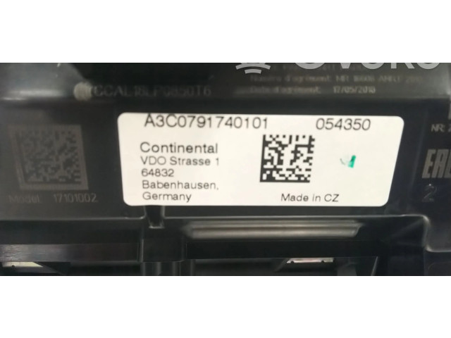 Přístrojová deska  Volkswagen T-Roc 2022 17A920320B  