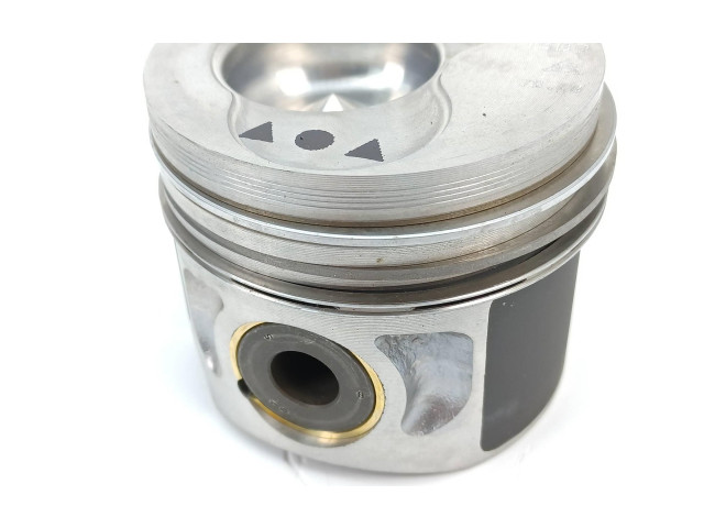 Поршень 038107065DD Volkswagen Golf VII