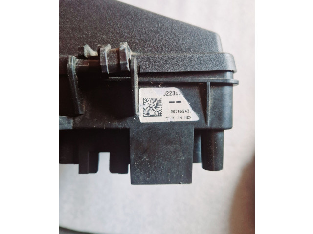 Pojistková skříňka 20967780 Chevrolet Camaro 2011