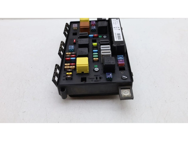 Pojistková skříňka 13206747, 13206747 Opel Zafira B 2006