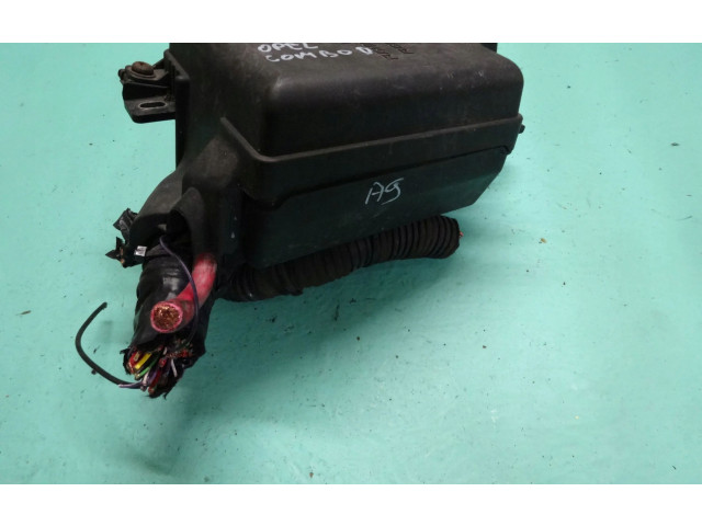 Блок предохранителей  51839437   Opel Combo D    