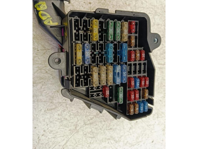 Pojistková skříňka 8D1941824 Volkswagen PASSAT