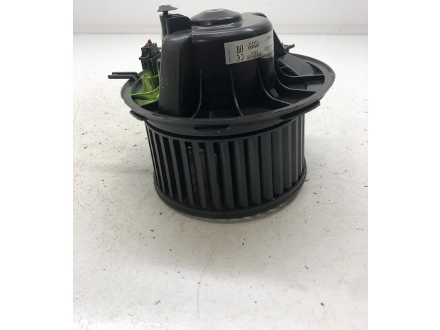 Вентилятор печки Skoda Octavia Mk2 (1Z)