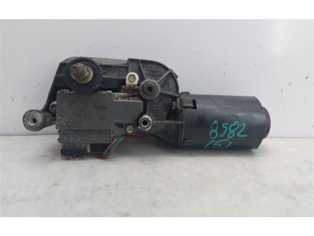 Двигатель стеклоочистителей    Fiat Uno