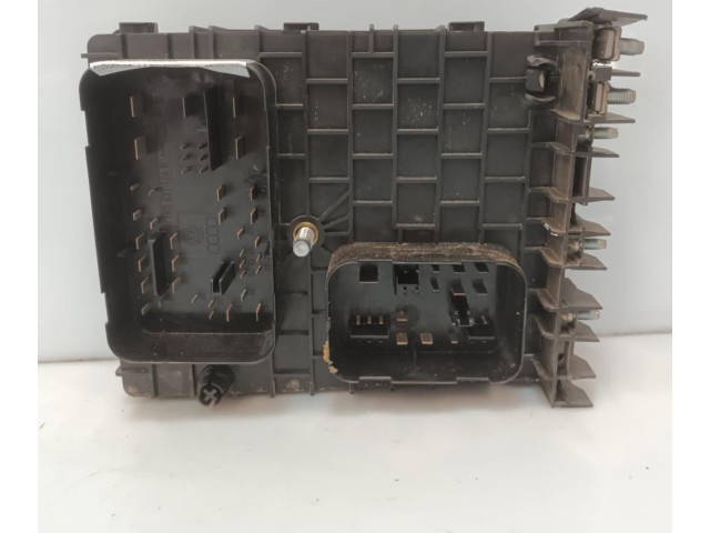 Блок предохранителей 1K0937124K Audi A3 S3 8P