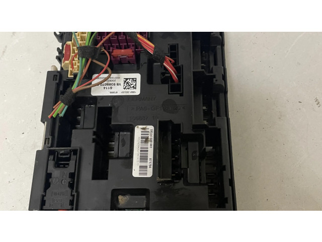 Pojistková skříňka 9389070 BMW 2 F22 F23 2016