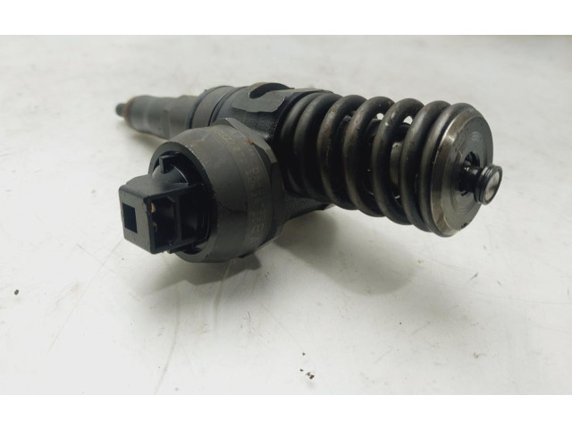 Форсунка 038130073AG    Audi A3 S3 8P   