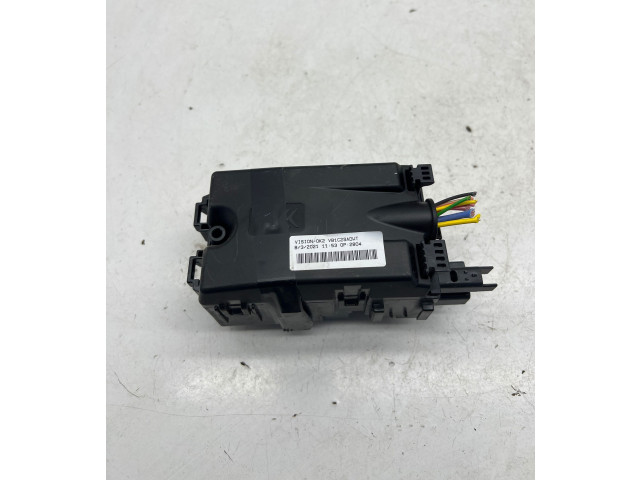 Блок предохранителей  9812661980, A006C801   Peugeot Partner III    