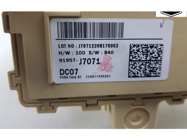 Блок предохранителей 91957J7071, 91957J7071 KIA Pro Cee'd III