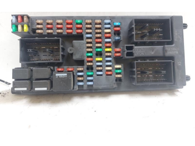 Pojistková skříňka 519051718, 519051718 Land Rover Range Rover Sport L320 2005