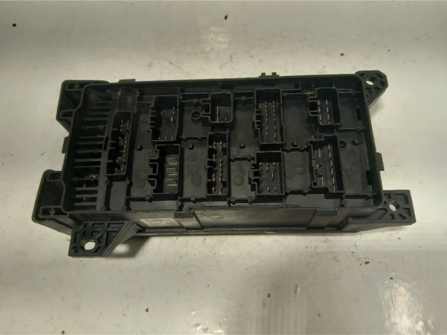 Блок предохранителей 911603E040, 10020530002   KIA Sorento    