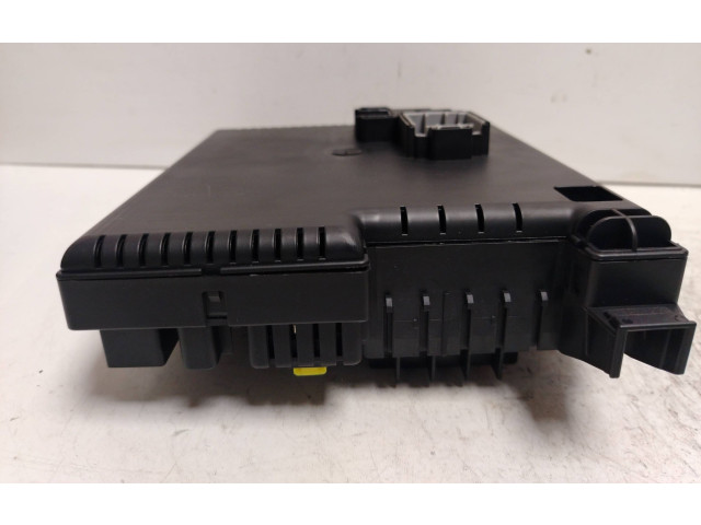 Блок предохранителей 30728512, 28017881   Volvo V70    