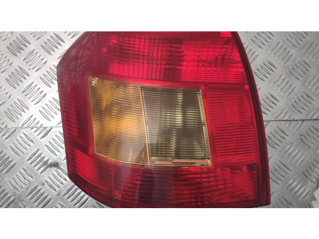 Задний фонарь правый 1381    Toyota Corolla E120 E130   2000-2004 года