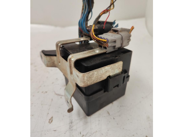 Блок предохранителей SINRF   Mitsubishi Montero    