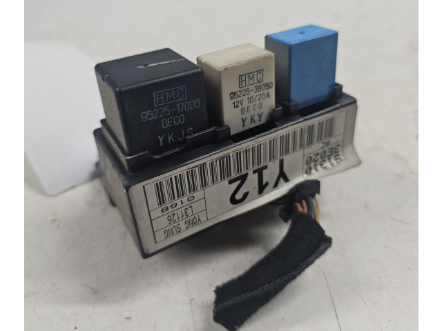 Блок предохранителей 913103E020   KIA Sorento    