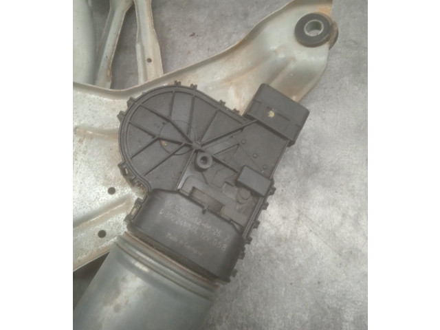 Моторчик дворников 8200619512    Dacia Duster