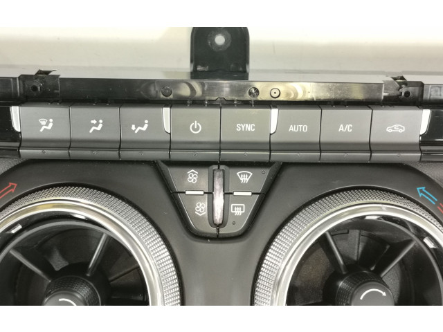 Блок управления климат-контролем 84202649, 000235226   Chevrolet Camaro