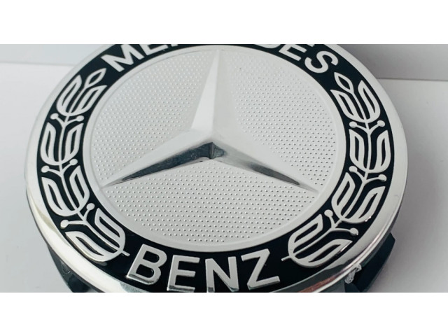 Заводская крышка (крышки) от центрального отверстия колеса