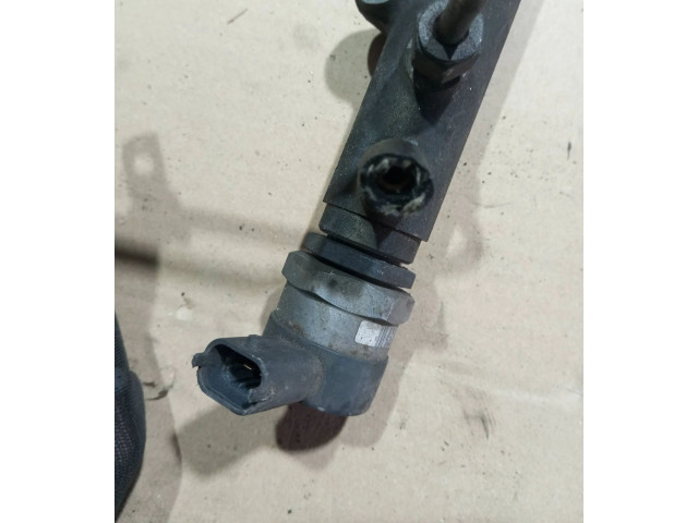 Топливная рампа 30757146, 006065L2   Volvo V70  