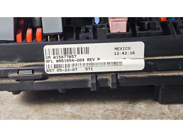 Pojistková skříňka 15877657 Chevrolet HHR 2007