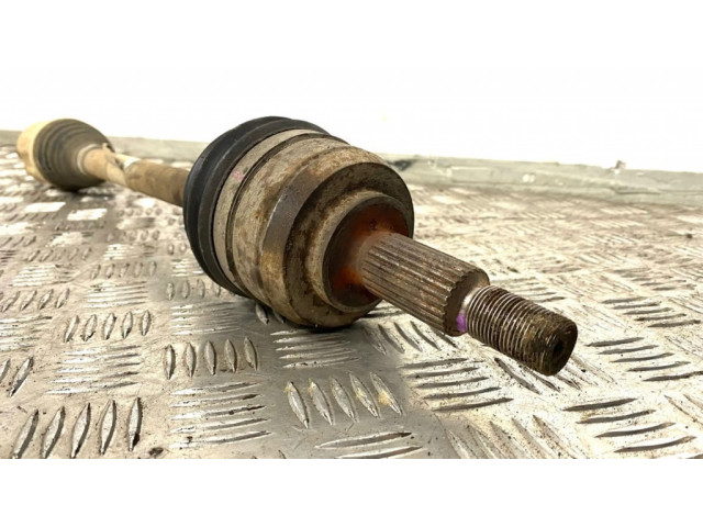 Передняя полуось