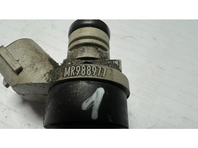 Форсунка MR988977 Mitsubishi Colt CZ3 для бензинового двигателя 1.3