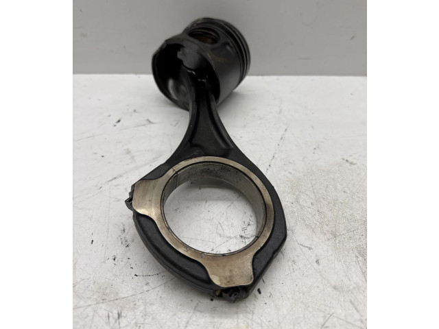 Píst 6423097, 8370B Mercedes-Benz GL X164 OM642