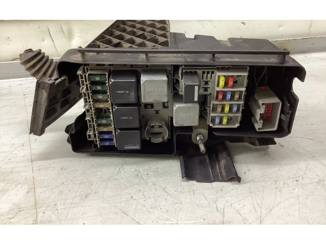 Pojistková skříňka 30728133, 28042008134932 Volvo XC90 2009