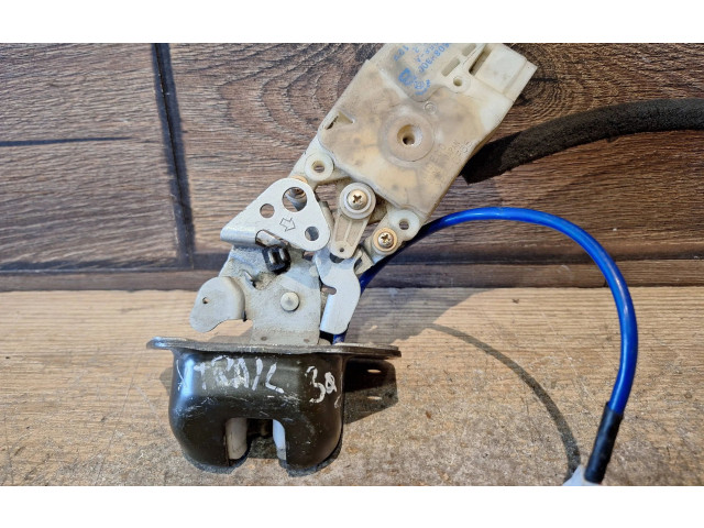 Замок багажника 905508H300, 0892058A Nissan X-Trail T30 2001 - 2007 года