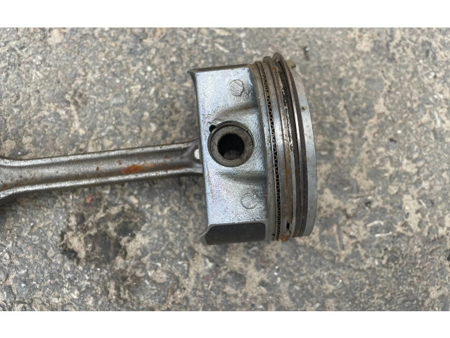 Píst 031104CF Volkswagen Up