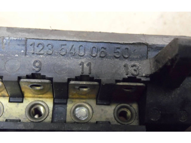 Блок предохранителей  1235400650   Mercedes-Benz W123    