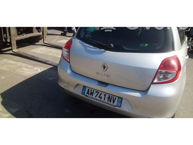 Ручка стеклоочистителей 8201590631 Renault Clio III