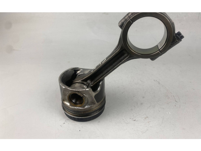 Поршень с шатуном 02604LA, 04LADE Audi A3 S3 8V