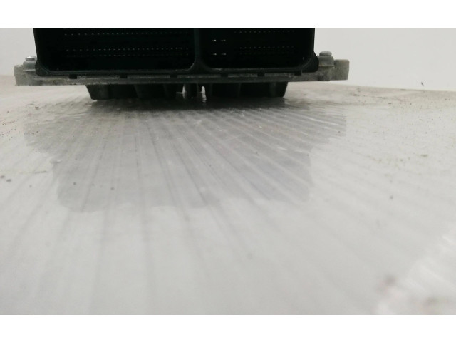 Блок управления двигателя 30785100AB, 0281012765   Volvo V70