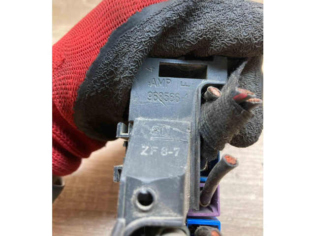 Pojistková skříňka 968566, 9685661 Opel Zfira A 1999