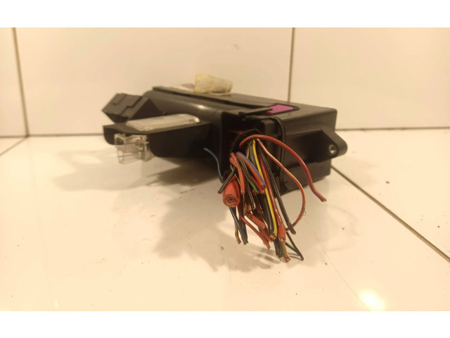 Pojistková skříňka Volkswagen Tiguan 2008