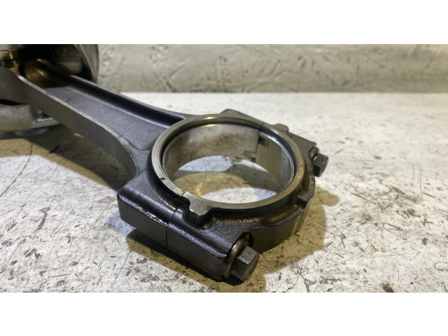 Píst A1467010900 Dodge Challenger pro benzínový motor 5.7