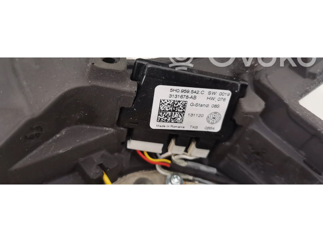 Руль Volkswagen Golf VIII 2019 - года 5H0959542C