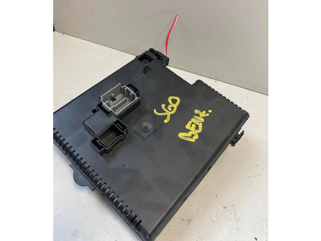 Блок предохранителей 30786646, 07W102 Volvo S60